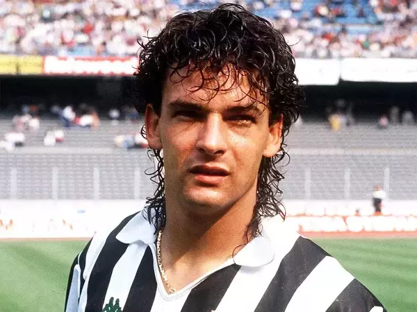 【欧州サッカー】ロベルト・バッジョを表紙にすれば即完売　ファンタジスタの呼称を定着させた「銭になる男」