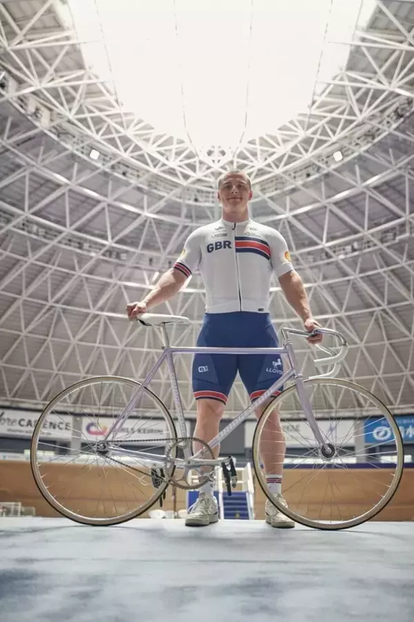 「体操年代別優勝→自転車転向→国籍変更→世界最速記録樹立　イギリスの怪物が日本の競輪参戦に与える衝撃」の画像