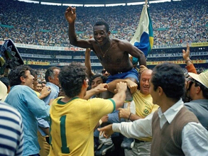 ワールドカップ史上最強チームは４大会で３回優勝 サッカー王国ブラジル誕生ストーリー