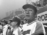 「【プロ野球】戦力外候補から一転、平野謙を救った近藤貞雄の慧眼 「打たなくてもいい」から始まったアメフト方式の野球とは？」の画像1