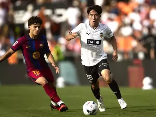 佐藤龍之介のスペイン現地評価 苦境のバレンシアでサポーターは「持ち味をもっと発揮してほしい」