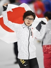 小平奈緒、平昌五輪金メダルの裏にあった男子との練習。「男子のスピードで滑るのが当たり前に感じる錯覚」で強くなった