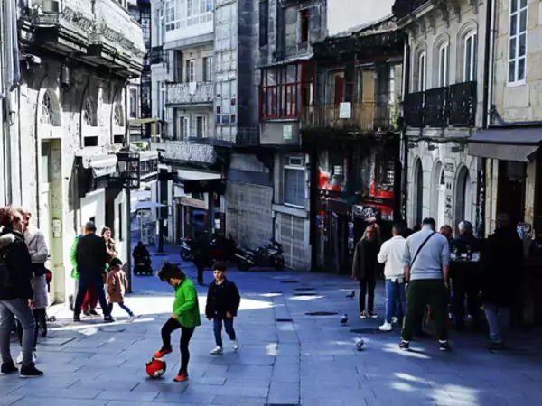 久保建英はソシエダ現体制の命運がかかるセルタ戦に出場できるか 決戦の地ビーゴを歩く