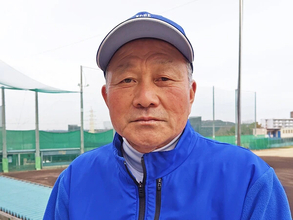 【高校野球】グラウンドに鳴り響く「パワーホール」 弱小校を強豪校へと変えた神戸国際大付・青木監督の"プロレス野球"