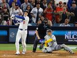 「指揮官もチームメイトもロサンゼルス市民も驚愕した大谷翔平の１試合３本塁打＆10奪三振 「ポストシーズン史上最高のパフォーマンスだ」」の画像1