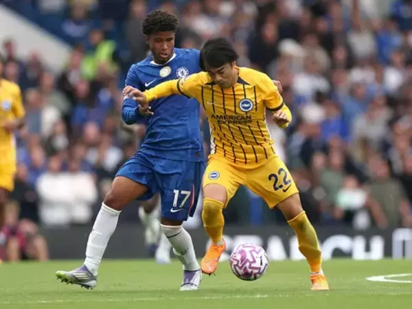 サッカー日本代表に暗雲？ プレミアリーグで消極ぶりが目立つ三笘薫に何が起きているのか