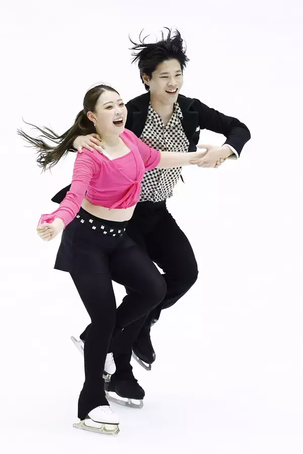 アイスダンスデビューの紀平梨花「頑張れることが本当に幸せ」 西山真瑚との「りかしん」で2030年五輪を目指す