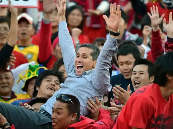 史上初めて監督、選手の双方でJリーグカップを制したジョルジーニョ「選手たちには感謝しかない」