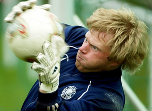 【欧州サッカー】GKオリバー・カーンの「飛び込む勇気」は持って生まれた才能　恐怖心を克服する方法は？