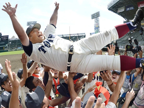 【高校野球】「どうしたらええんや...」 甲子園初采配で追い詰められた大阪桐蔭・西谷浩一を救った"スーパー１年生"