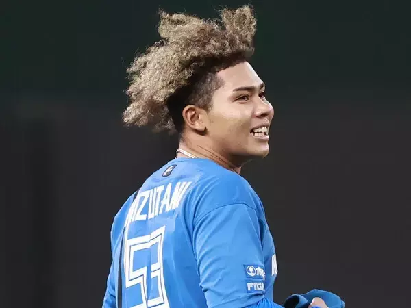 【プロ野球】鶴岡慎也のパ・リーグ順位予想 「優勝争いは日本ハムとソフトバンクの２強」「サブロー新監督のロッテは不気味」