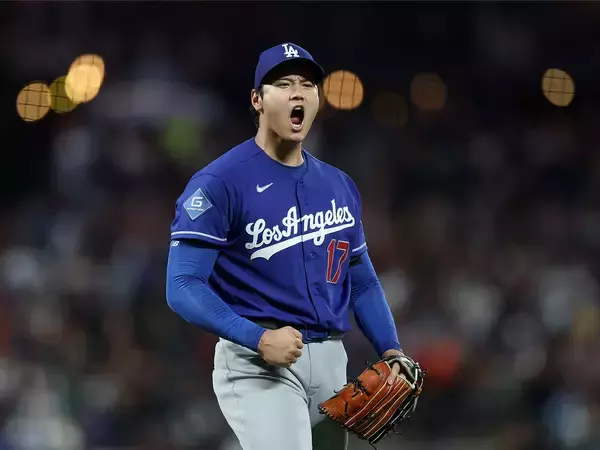 大谷翔平が「二刀流」ではなく「投手専任」で起用された理由　ロバーツ監督と本人が語るその真意とは？