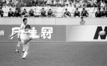 日本代表で背番号10を託された木村和司の活躍に、元なでしこジャパン監督の佐々木則夫は「それはもう、我々同期の誇りですよ」