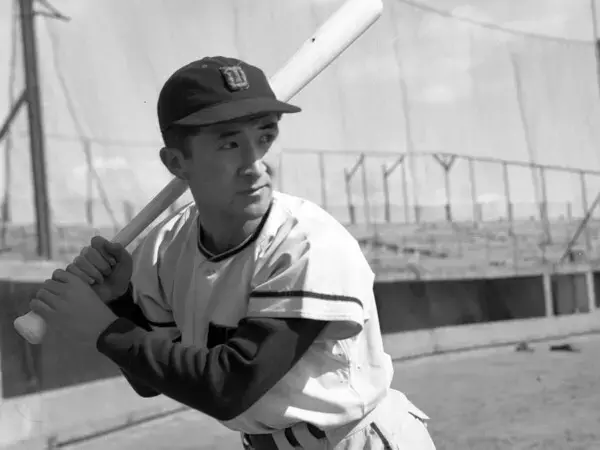 「父の蒸発、まさかのプロ入り、新人記録を作るも26歳で戦力外…『プロ野球ニュース』初代キャスター・佐々木信也の知られざる過去」の画像