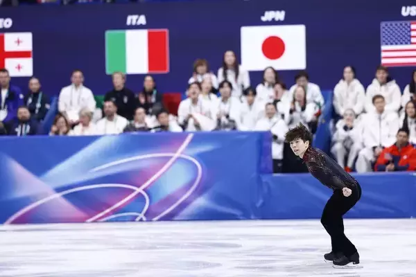 【ミラノ五輪】「優勝したかった...」佐藤駿は泣き崩れるも、王者マリニンに真っ向勝負を挑んだ勇姿に注がれた喝采