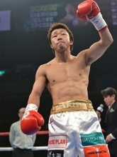 日本ボクシング世界王者列伝：八重樫東　14度の世界戦を戦い抜き「３階級制覇」を成し遂げた傷だらけの勲章