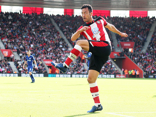 吉田麻也が流暢な英語を披露 公式会見でさすがの語学力発揮 19年1月9日 エキサイトニュース