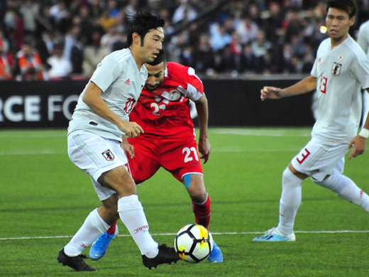 やっぱり一番人気は タジキスタンでもセルフィー サインを求められた日本代表 枚 19年10月14日 エキサイトニュース