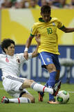 「内田篤人がネイマール相手に奮闘。日本代表はブラジルに真っ向勝負を挑んで散った」の画像1