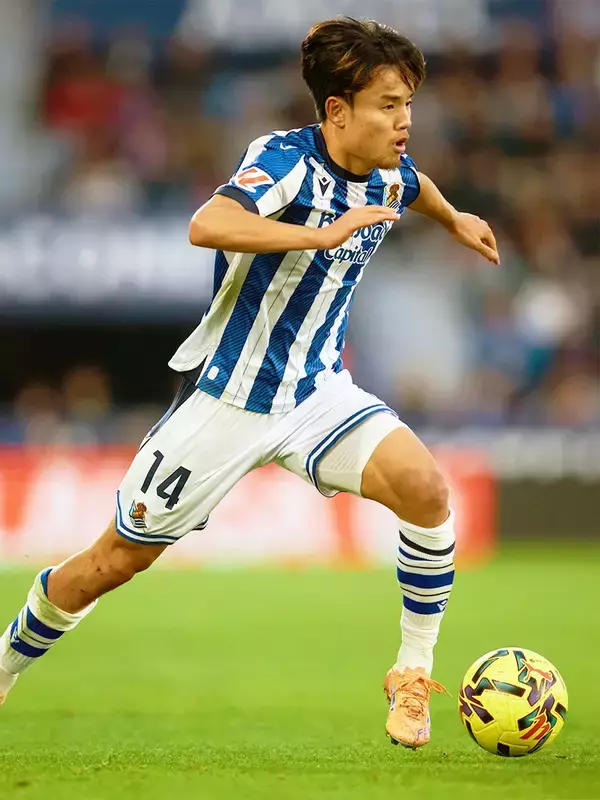 久保建英のドリブルはなぜ止められないのか　松井大輔が指摘する「ボールの置き場所」と「運び方の特徴」