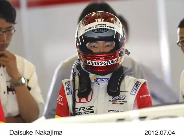 「元レーサーでパイロットの中嶋大祐は機長を目指して奮闘中「レースとは求められるものがまったく違いました」」の画像