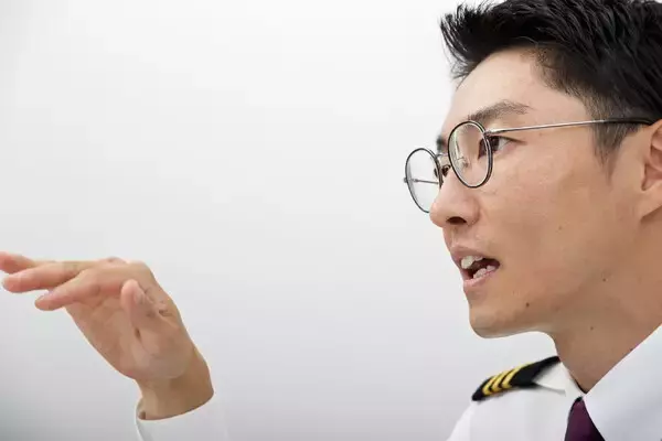 「元レーサーでパイロットの中嶋大祐は機長を目指して奮闘中「レースとは求められるものがまったく違いました」」の画像