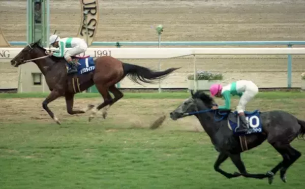 『ウマ娘』でも関係性が強いメジロマックイーンとの激闘　メジロライアンが徹底的な積極策でつかんだ待望の栄冠