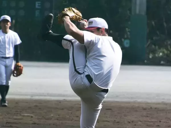 「巨人・松井颯の盟友、元明星大の159キロ右腕・谷井一郎はなぜ野球界から姿を消したのか」の画像