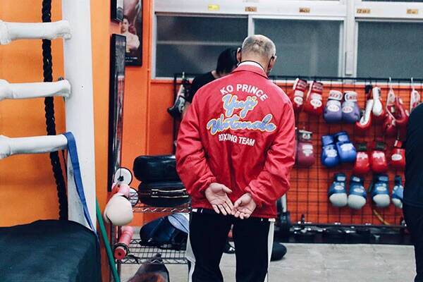 【ボクシング】ウェルター級の日本の希望、佐々木尽を支えるのは71歳のトレーナー　３人の息子と一緒に世界の頂点へ