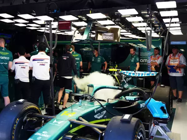 【F1】アロンソも苦笑い「今年は充電スタンドだよ」　超高速シルバーストンがアストンマーティンに突きつける厳しい要求
