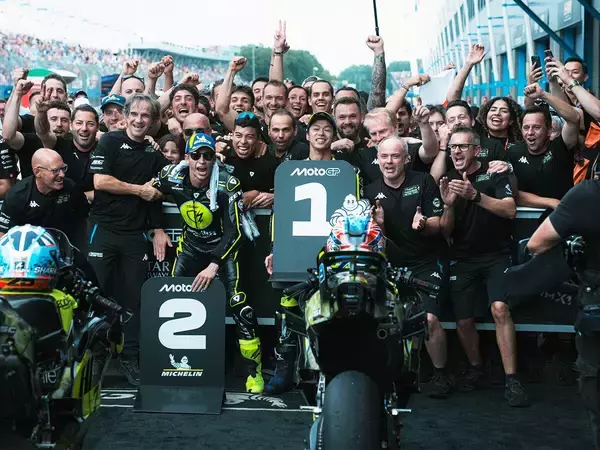 「MotoGP小椋藍、日本人22年ぶりの優勝を語る　「『自分が世界で一番速かった』と、より強く感じた」」の画像