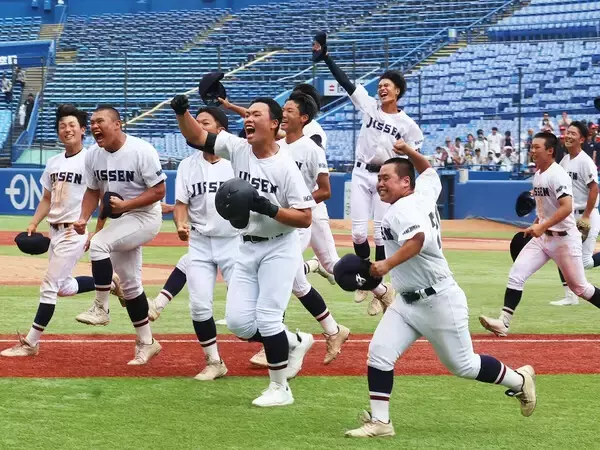 「【高校野球】元"メジャー挑戦"の異色監督が、専用グラウンドも特待生制度もない八王子実践を初の甲子園へ導けた理由」の画像
