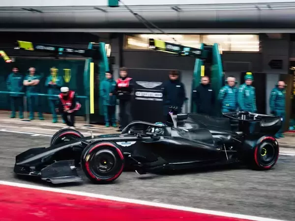 【F1】ホンダと「鬼才」ニューウェイが驚異のマシンパッケージングで合同テストに姿を現した