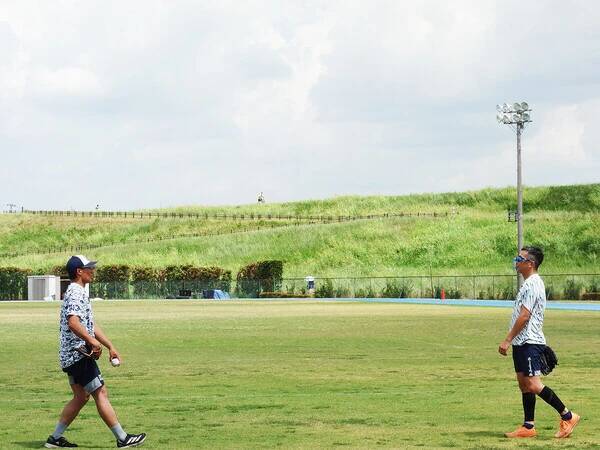 【プロ野球】「一緒にキャッチボールしようよ」 石川雅規が悩める後輩たちに伝え続けたこと　山野、高橋、奥川が明かす"大先輩の教え"