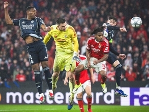 チャンピオンズリーグでヘディングゴール セットプレーでのGK活用は戦術の常識となるか