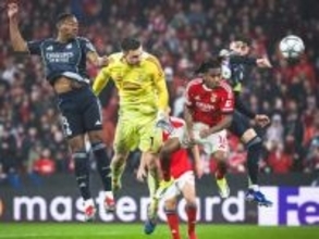 チャンピオンズリーグでヘディングゴール セットプレーでのGK活用は戦術の常識となるか