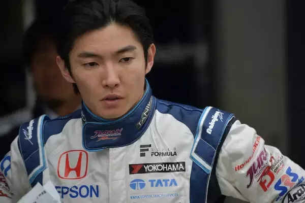 「父と兄は元F1ドライバー、国内トップレーサー・中嶋大祐が突然引退し航空機のパイロットに転身した理由」の画像