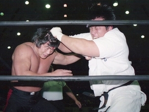 ケンコバが振り返るプロレス名勝負。新日本の「虎ハンター」が「一般の空手家」に敗れた異種格闘技戦