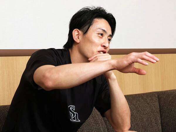 球界屈指のスピードスター・周東佑京が語る『ハイキュー!!』愛 「推しは孤爪研磨。でも、自分に一番近いキャラは...」