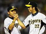 「【プロ野球】「もう長いイニングはあかん。おまえはうしろで...」 岡田彰布が明かす藤川球児の転機とJFK誕生の真実」の画像1