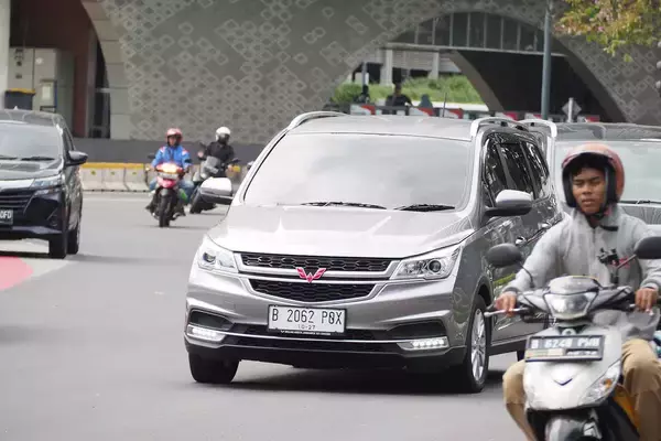 「中国車ってEV一辺倒じゃなかったの!?　インドネシアでみた中国メーカー「エンジン車」の存在感」の画像