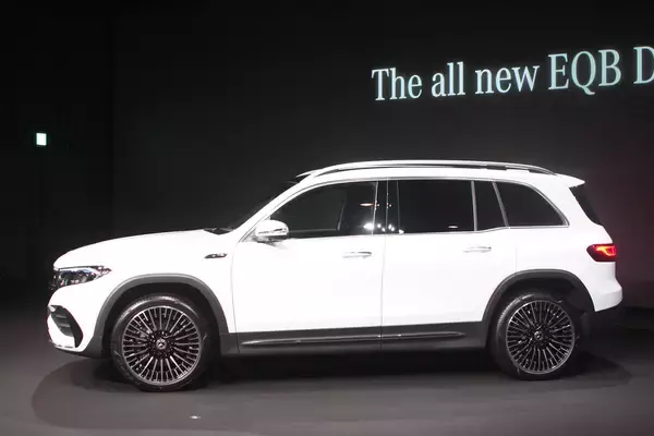「みんな待ってた電気で走る３列シートSUV！　メルセデス・ベンツのEVシリーズ第３弾として「EQB」を日本に導入」の画像