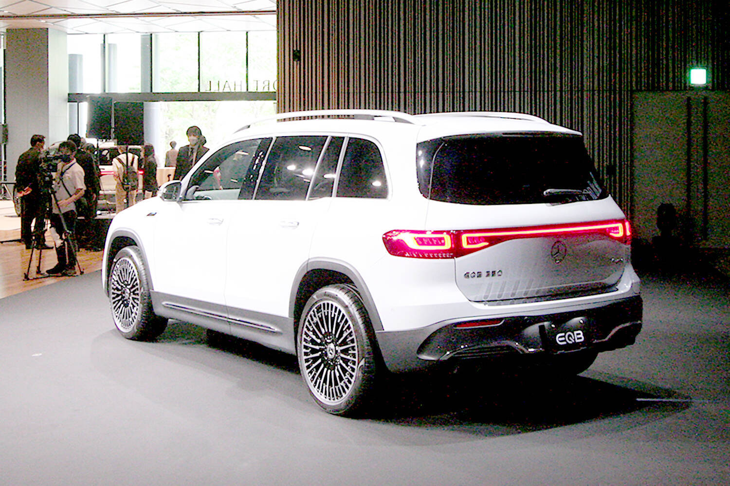 みんな待ってた電気で走る３列シートSUV！　メルセデス・ベンツのEVシリーズ第３弾として「EQB」を日本に導入