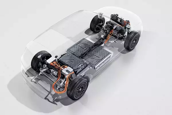 「みんな待ってた電気で走る３列シートSUV！　メルセデス・ベンツのEVシリーズ第３弾として「EQB」を日本に導入」の画像