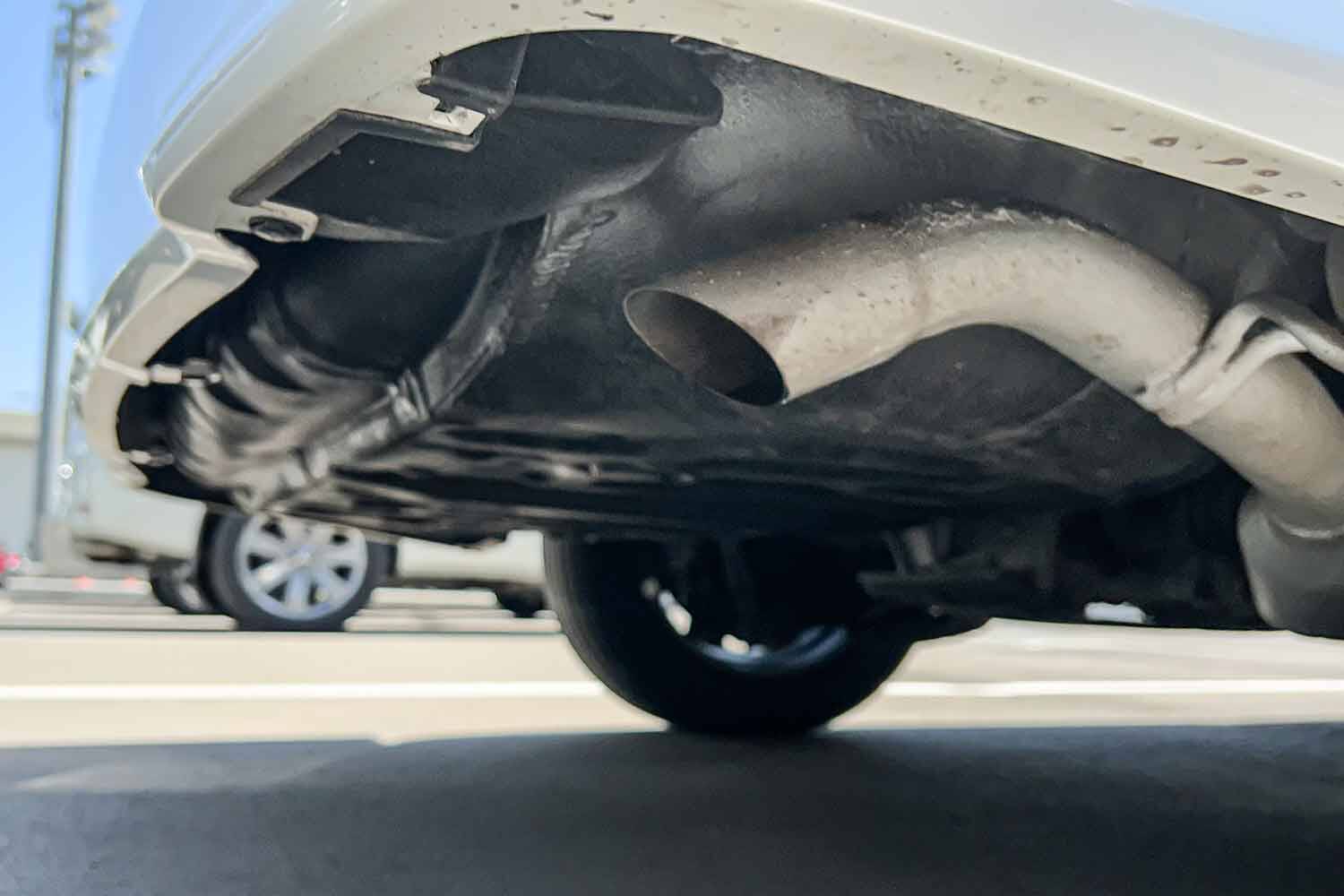 大雨でもクルマは走れるんだからドコに水をかけてもOK……じゃない！　洗車で水をかけてはいけない場所とは