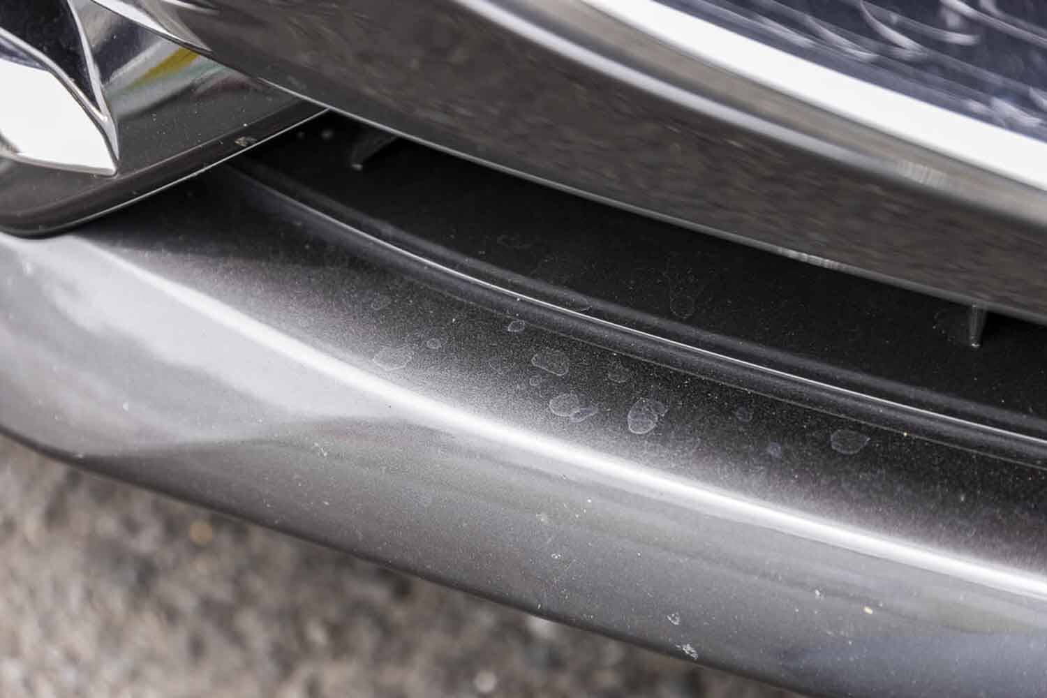 大雨でもクルマは走れるんだからドコに水をかけてもOK……じゃない！　洗車で水をかけてはいけない場所とは