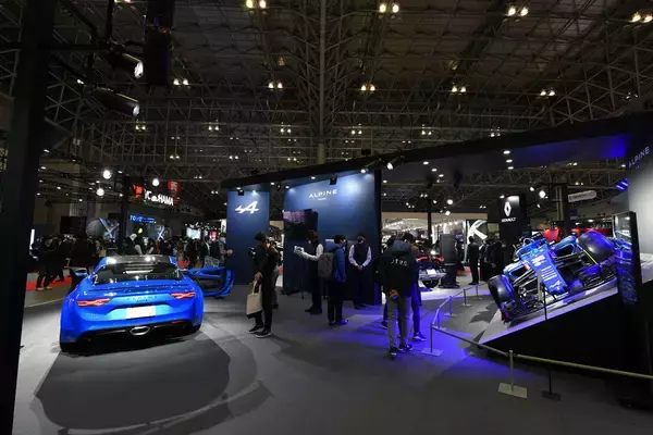 春に導入のアルカナはルノーの今後を決める重要な１台！　バカッ速の新型A110 SにF1マシンまで登場【東京オートサロン2022】