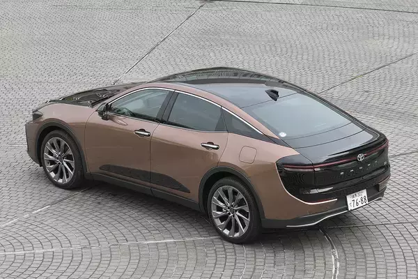 「１カ月で２万5000台を受注してもクラウン・クロスオーバーは「バカ売れ」じゃない！　本命はこの先に続く車種だった」の画像