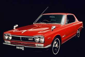 ハコスカの衝撃からスカイラインの凋落……そして世界を震え上がらせたR32 GT-Rの誕生！　日産の「901活動」を目の当たりにしたジャーナリストが語る技術者の執念