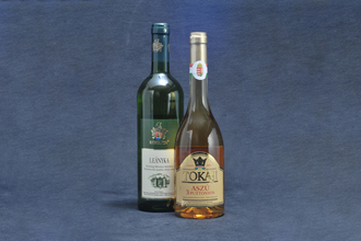 エンケイの"アルミホイル"！　エンドレスのブレーキクッキー！　カーマニア必見の自動車関連メーカーの「意外なグッズ」５選